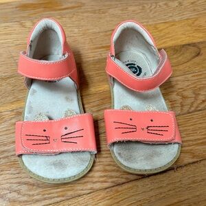 Livie & Luca Coral Leather Kitty Cat Toddler Sandals Size 10, Gently Worn
